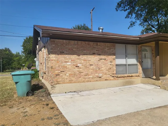 $249,000 | 1503 East Wells Avenue, Unit 2, Sherman, TX 75090