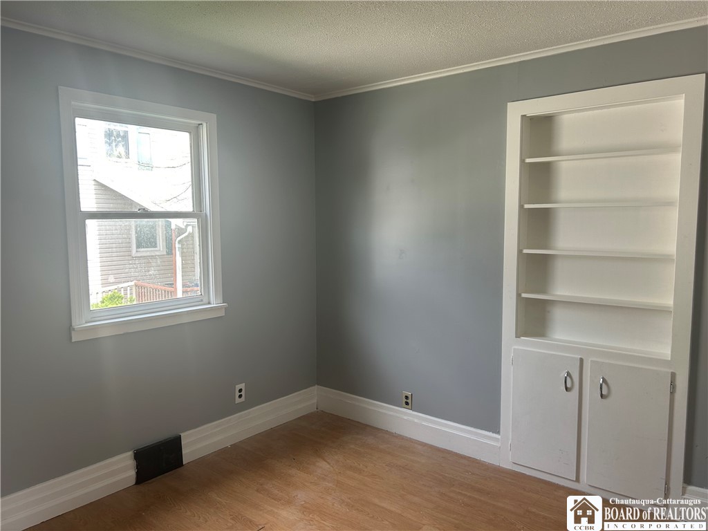 142 Ruggles Street Dunkirk, NY 14048 - Photo 5 of 24