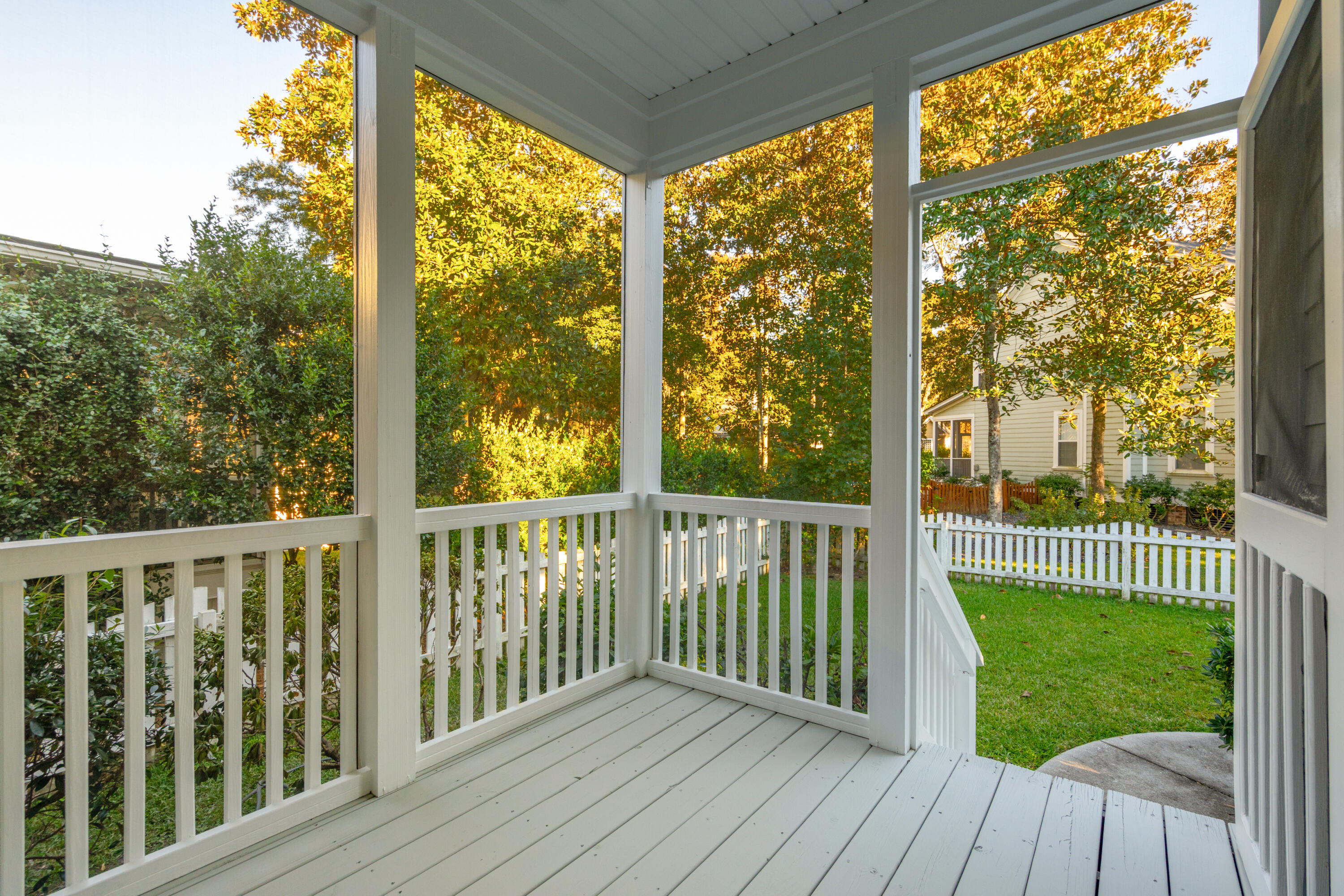 2315 High Tide Drive Charleston, SC 29414 - Photo 20 of 31 2315HighTideDr-KeenEyeMarketing-027
