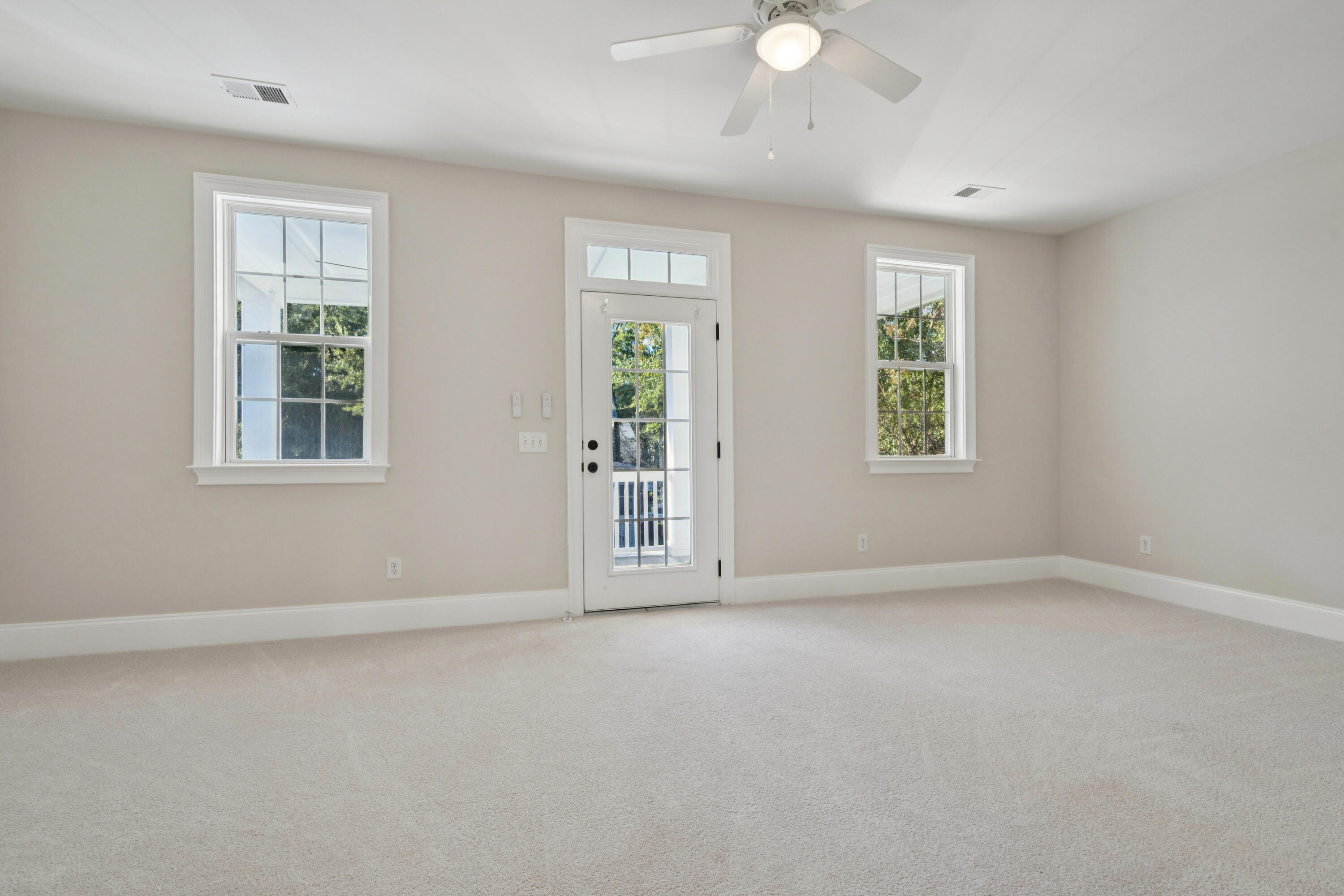 2315 High Tide Drive Charleston, SC 29414 - Photo 23 of 31 2315HighTideDr-KeenEyeMarketing-039