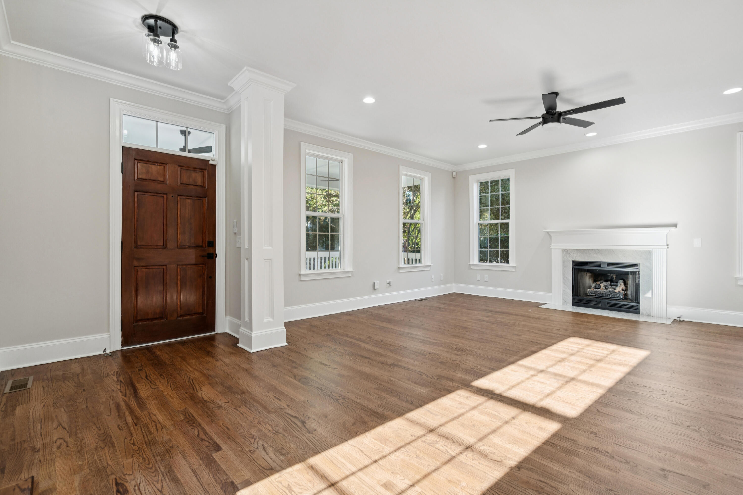 2315 High Tide Drive Charleston, SC 29414 - Photo 6 of 31 2315HighTideDr-KeenEyeMarketing-008