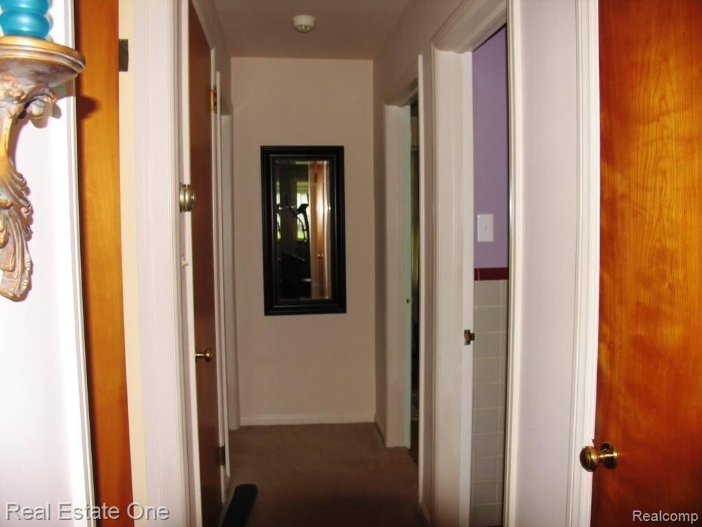 234 Chippewa Road Pontiac, MI 48341 - Photo 11 of 25 Hallway