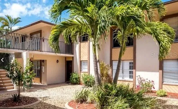 a front view of house with yard