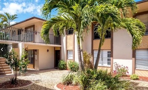 a front view of house with yard