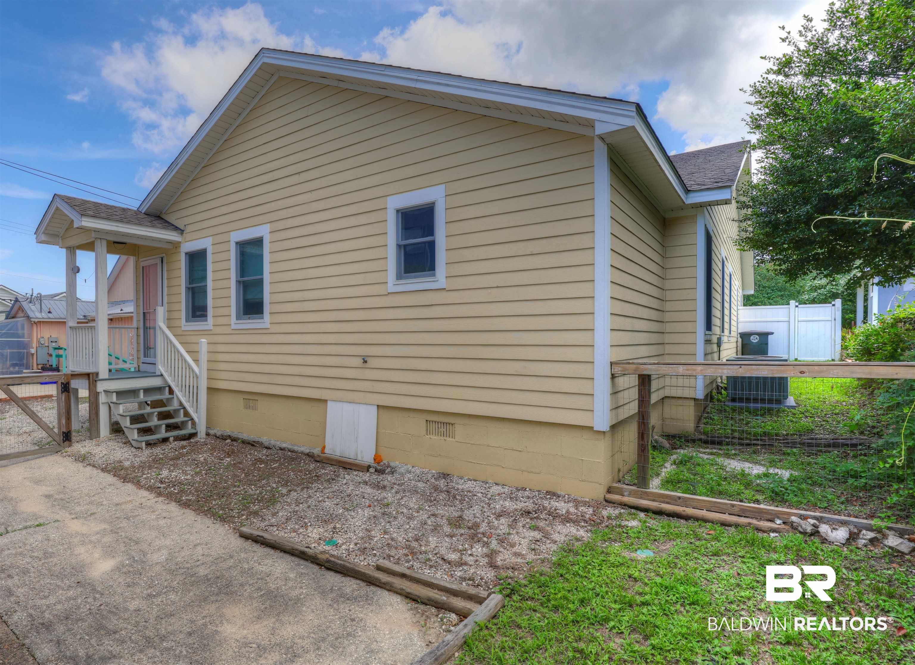 8 White Avenue Fairhope, AL 36532 - Photo 24 of 39 Back of Cottage
