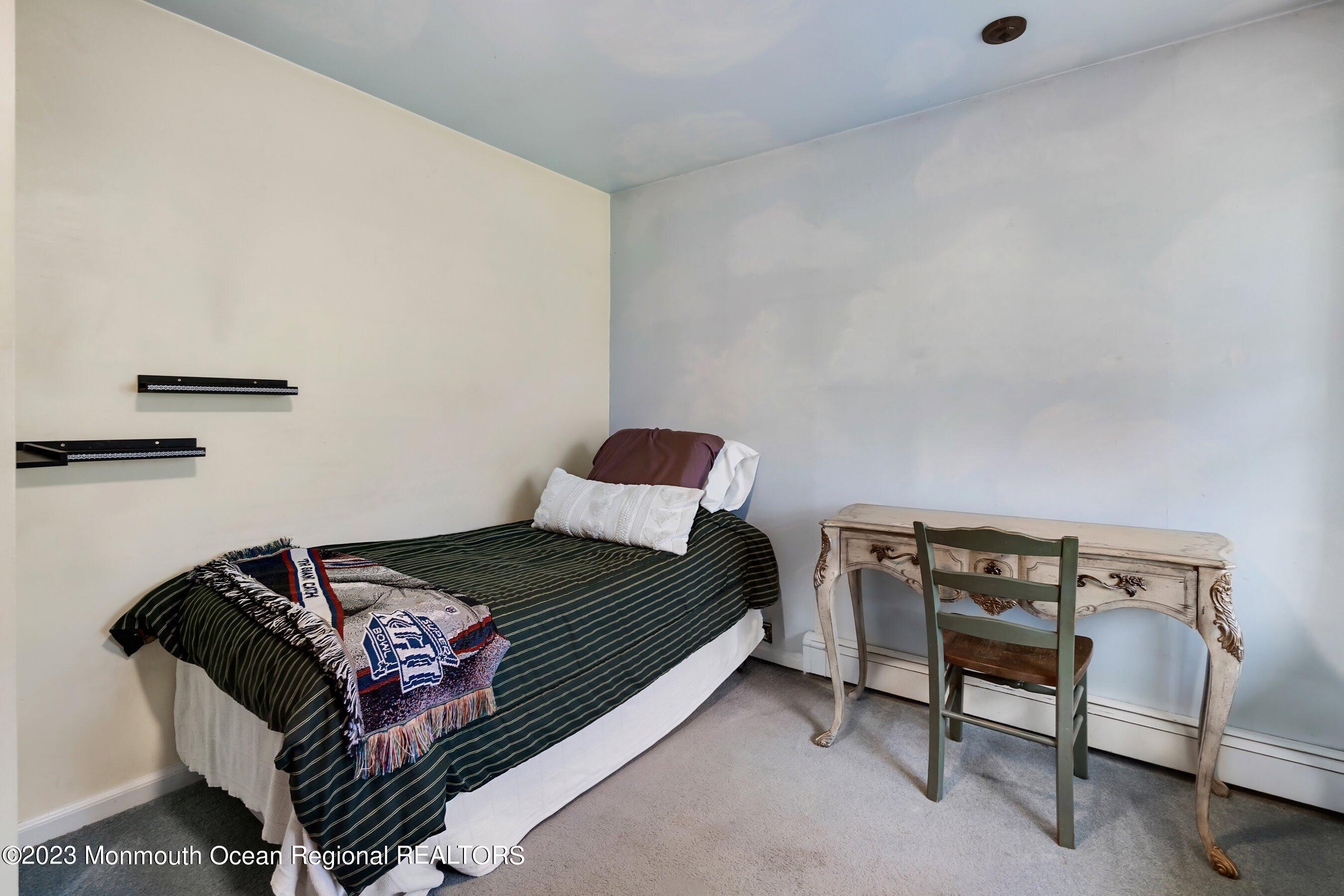 406 Millstone Road Clarksburg, NJ 08510 - Photo 14 of 31 21-Bed 2