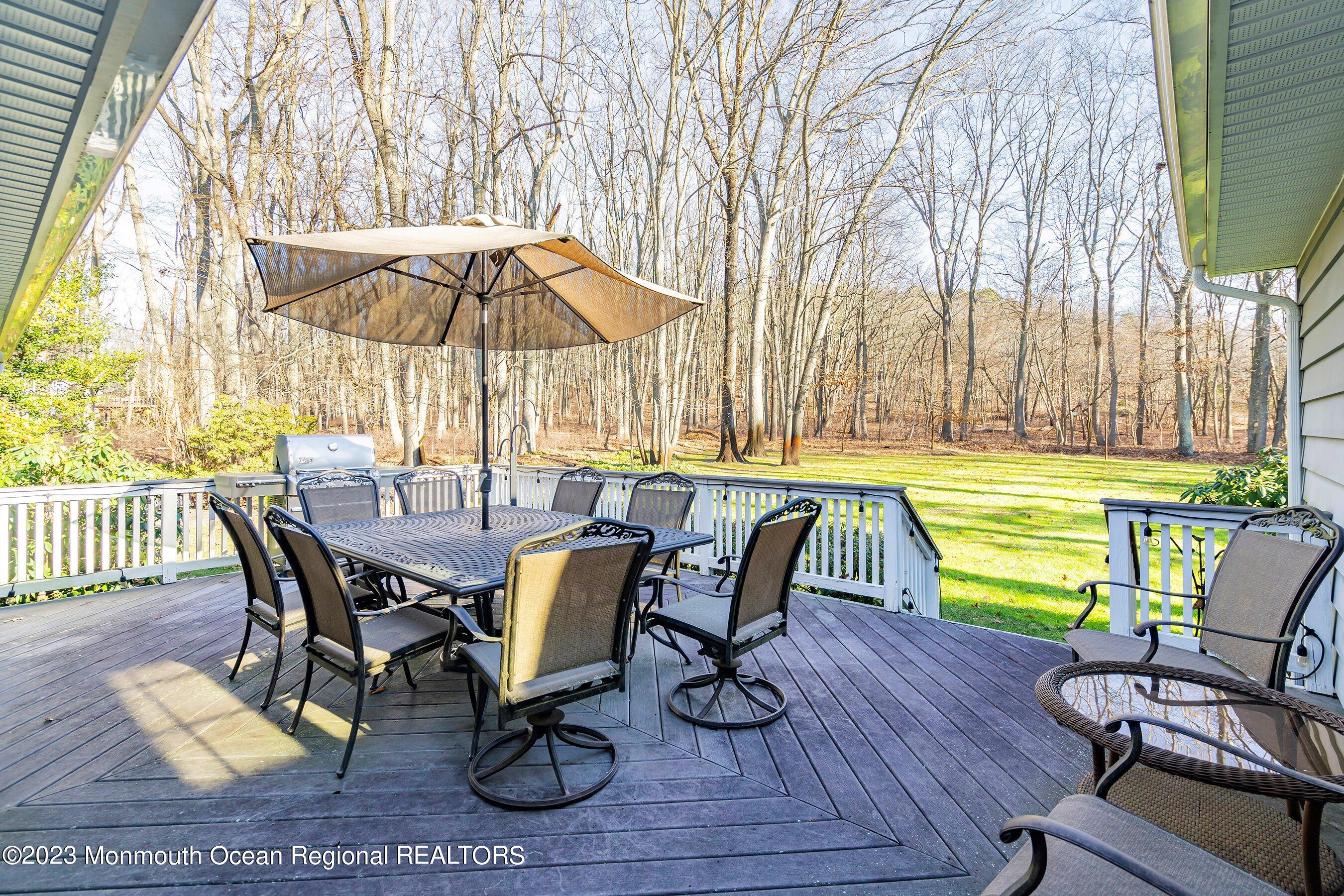 406 Millstone Road Clarksburg, NJ 08510 - Photo 19 of 31 27-Deck 1