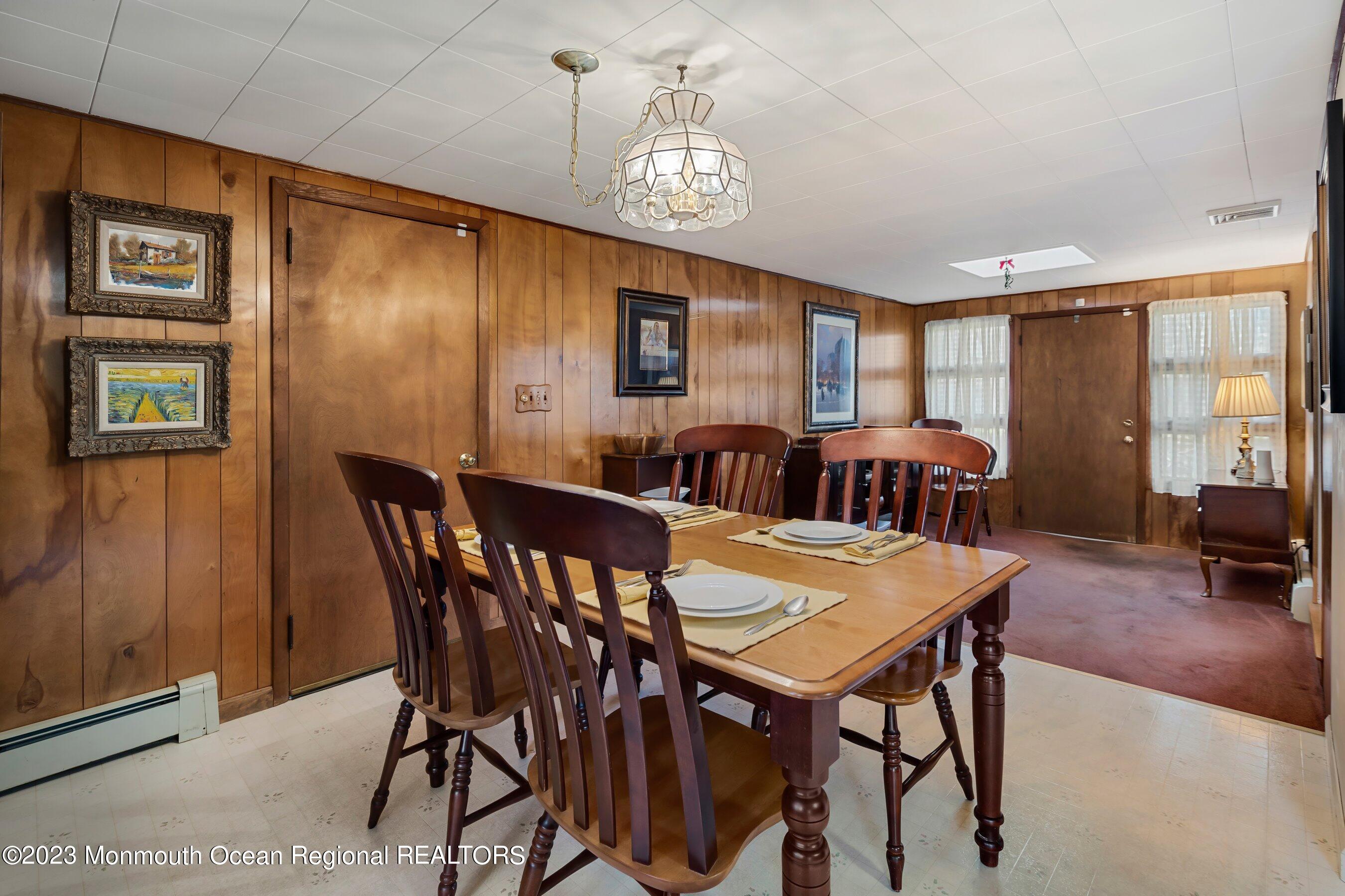 406 Millstone Road Clarksburg, NJ 08510 - Photo 4 of 31 10-Dining 1A