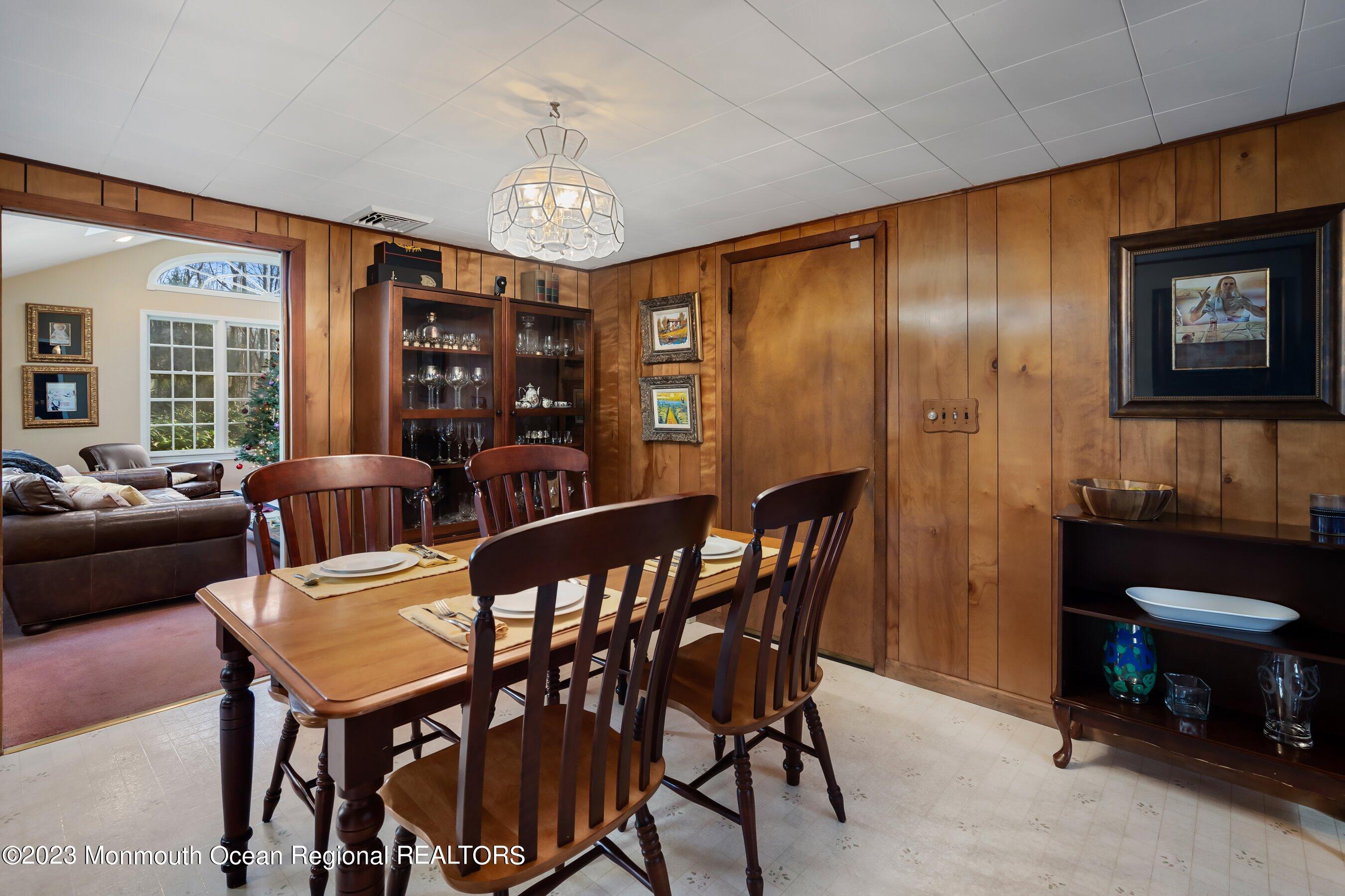 406 Millstone Road Clarksburg, NJ 08510 - Photo 5 of 31 11-Dining 1B