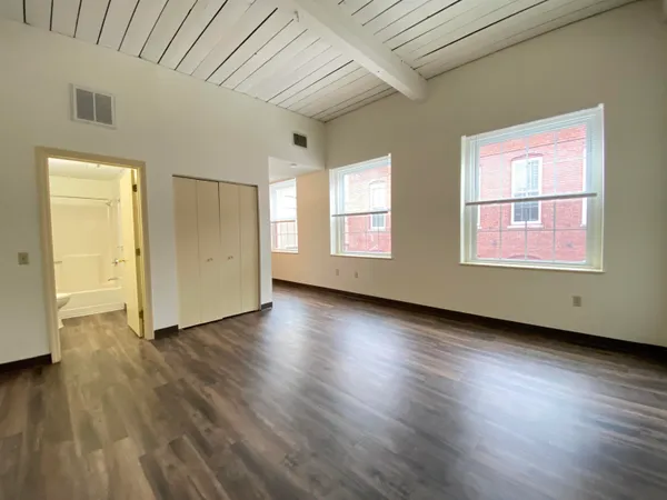 $1,602 | 30 Hanover Street, Unit 305, Manchester, NH 03101