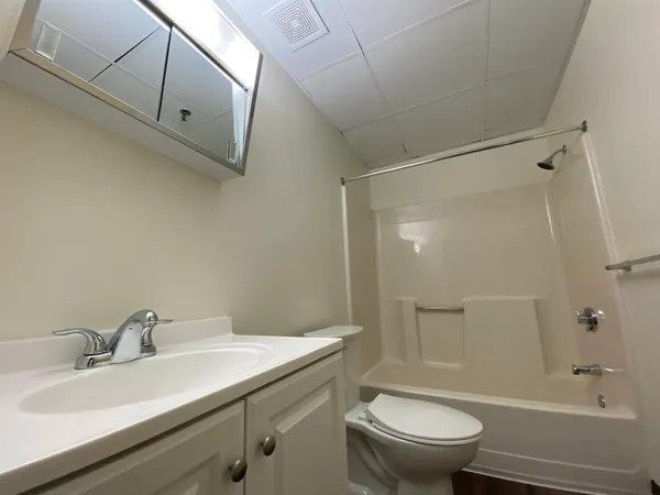 $1,602 | 30 Hanover Street, Unit 305, Manchester, NH 03101