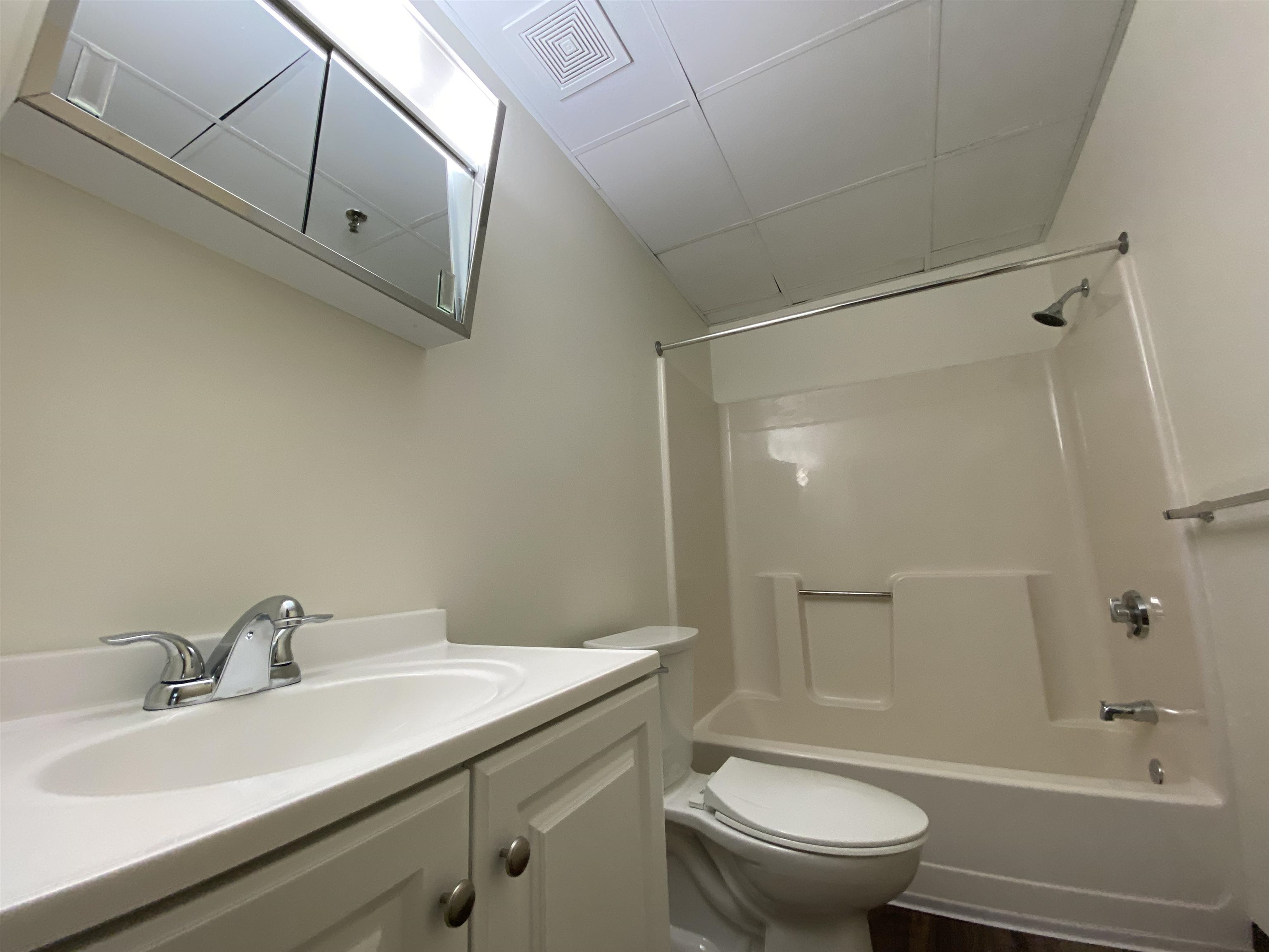 30 Hanover Street, Unit 305 Manchester, NH 03101 - Photo 17 of 40