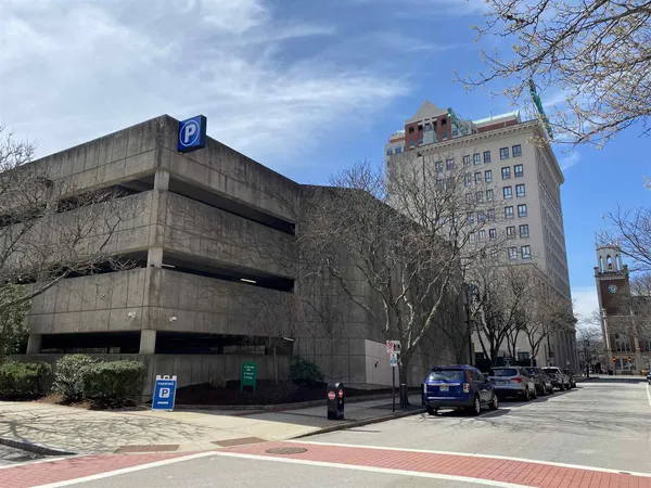 $1,602 | 30 Hanover Street, Unit 305, Manchester, NH 03101