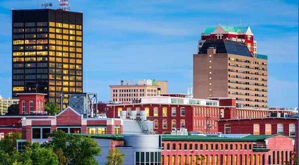 $1,602 | 30 Hanover Street, Unit 305, Manchester, NH 03101