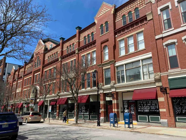 $1,602 | 30 Hanover Street, Unit 305, Manchester, NH 03101