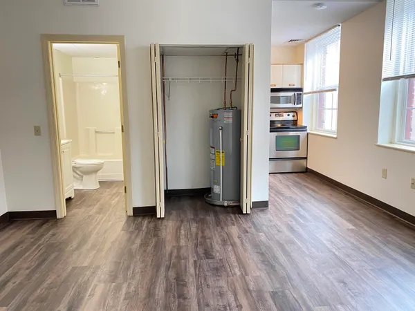 $1,602 | 30 Hanover Street, Unit 305, Manchester, NH 03101