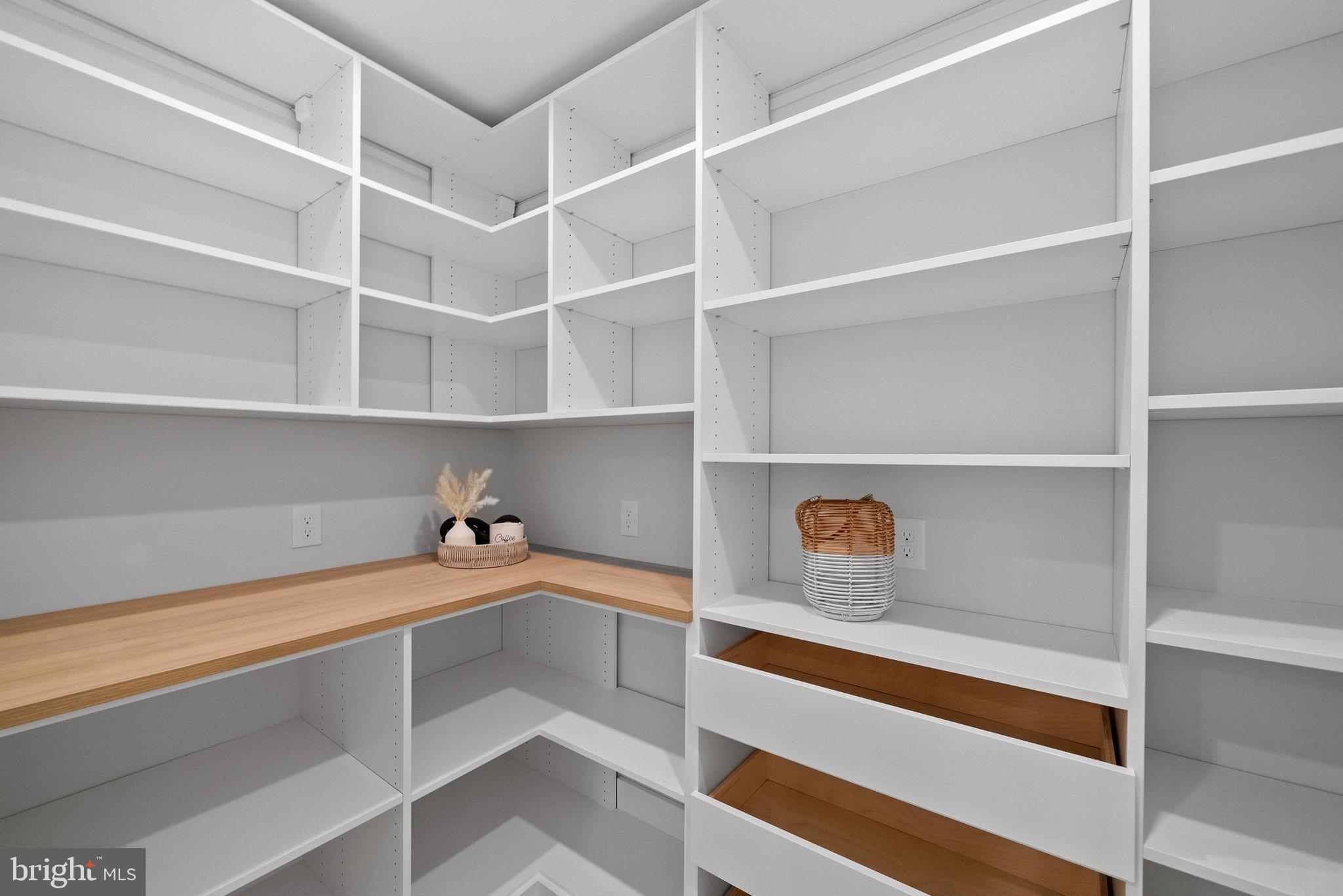 827 Weadley Road Wayne, PA 19087 - Photo 40 of 96