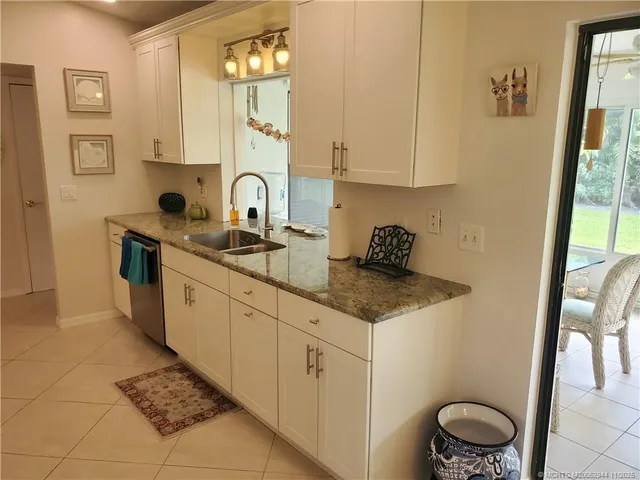 $3,300 | 590 Northeast Lima Vias, Jensen Beach, FL 34957