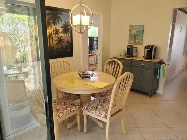 $3,300 | 590 Northeast Lima Vias, Jensen Beach, FL 34957