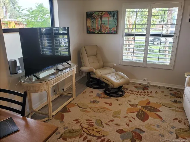 $3,300 | 590 Northeast Lima Vias, Jensen Beach, FL 34957