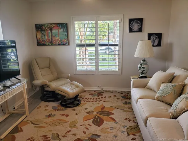 $3,300 | 590 Northeast Lima Vias, Jensen Beach, FL 34957