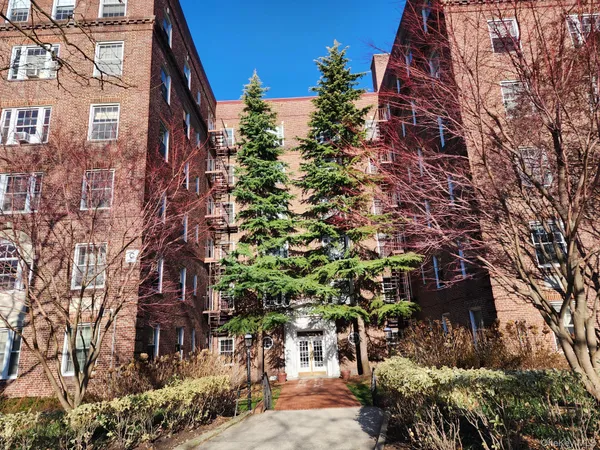 $549,000 | 117-01 Park Lane South, Unit C2M | Forest Park