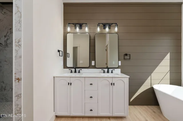 $649,900 | 12123 Harvard Lane, Glade Spring, VA 24340