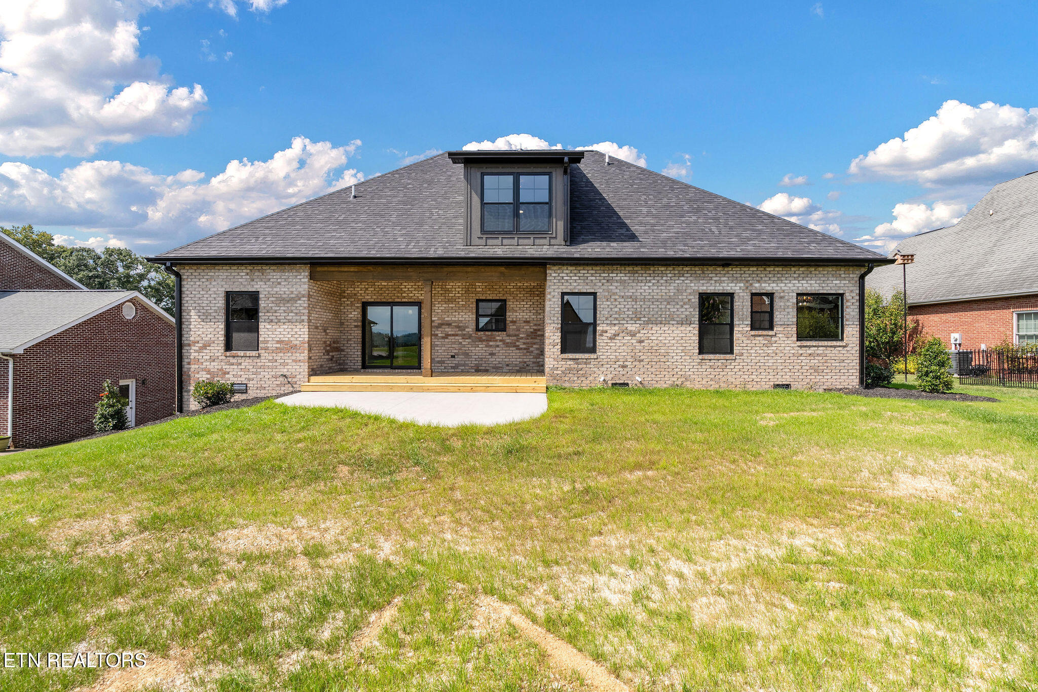 12123 Harvard Lane Glade Spring, VA 24340 - Photo 3 of 36 3) 63420-68d6d9871bc01