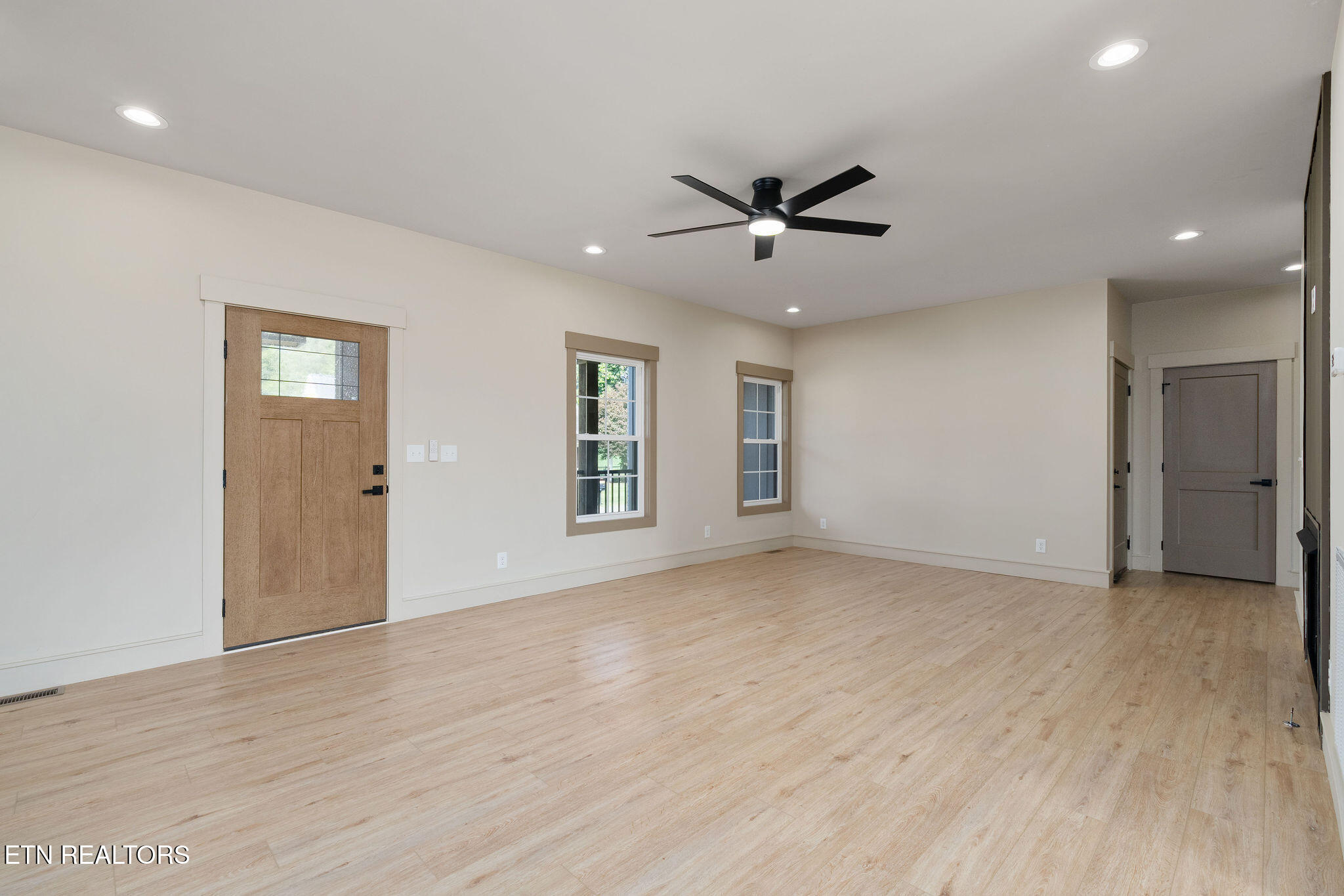 12123 Harvard Lane Glade Spring, VA 24340 - Photo 9 of 36 9) 63420-68d6d9883380f