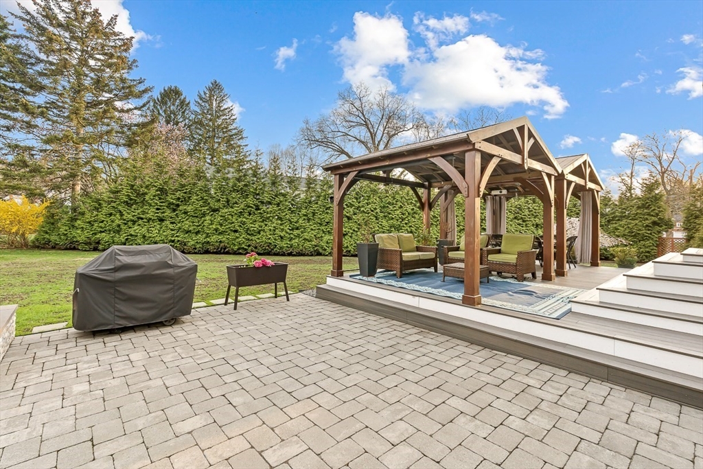 18 Webster Road Lexington, MA 02421 - Photo 7 of 39 Gallery Image 7