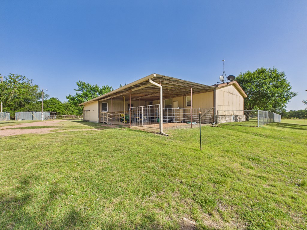1983 Wendel-Ahrens Road Fredericksburg, TX 78624 - Photo 3 of 36