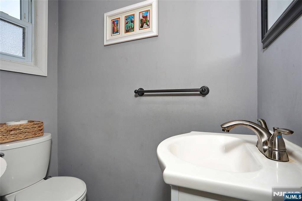 369 Sussex Road Wood-Ridge, NJ 07075 - Photo 16 of 36 Gallery Image 16