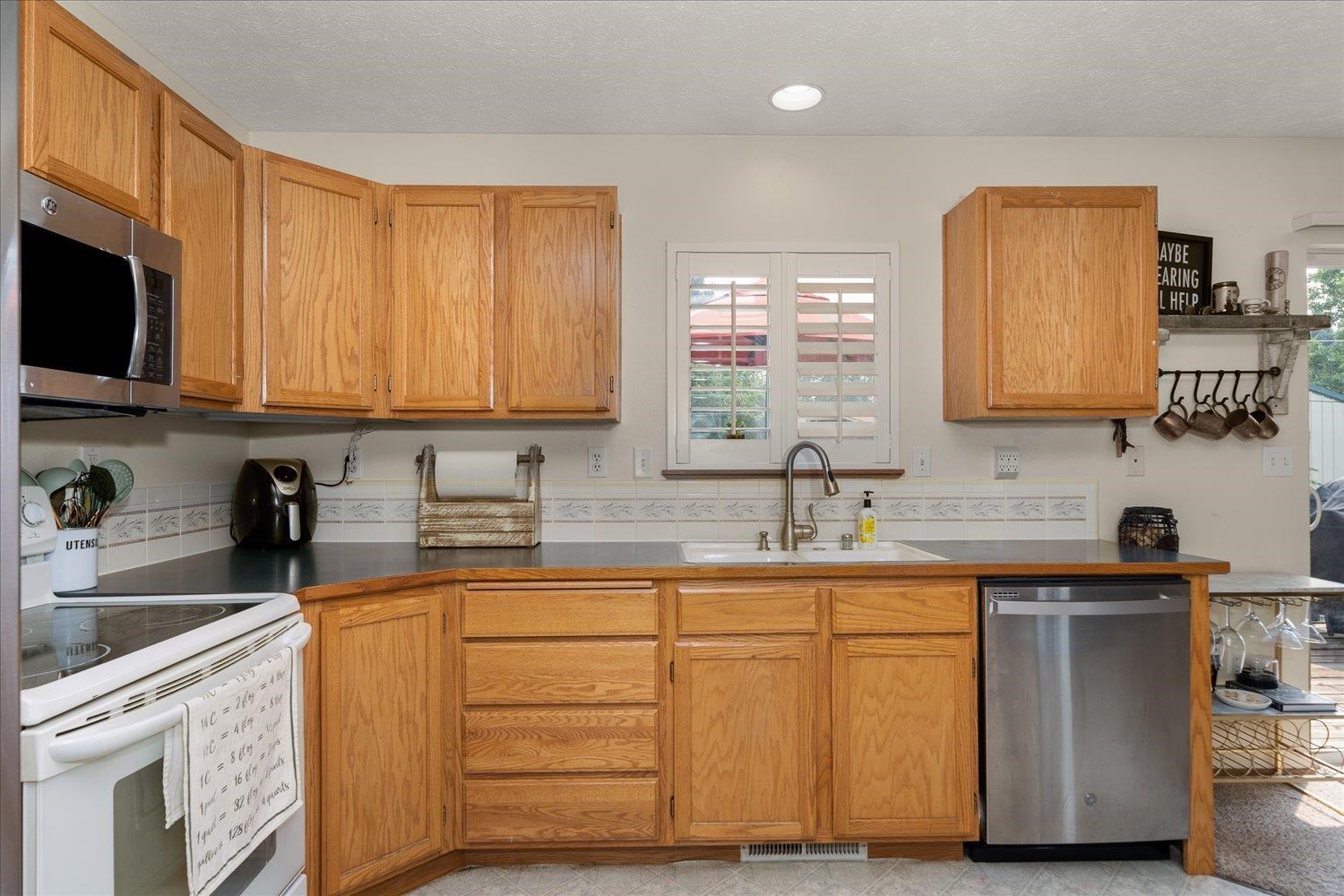 4920 North Best Road Spokane Valley, WA 99216 - Photo 14 of 39