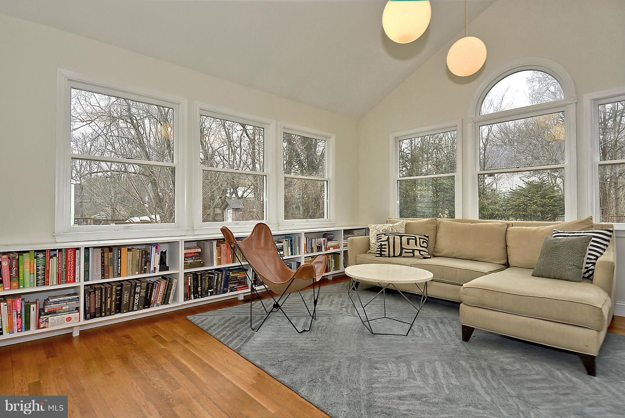 1109 Dryden Street Silver Spring, MD 20901 - Photo 2 of 30 Living Room