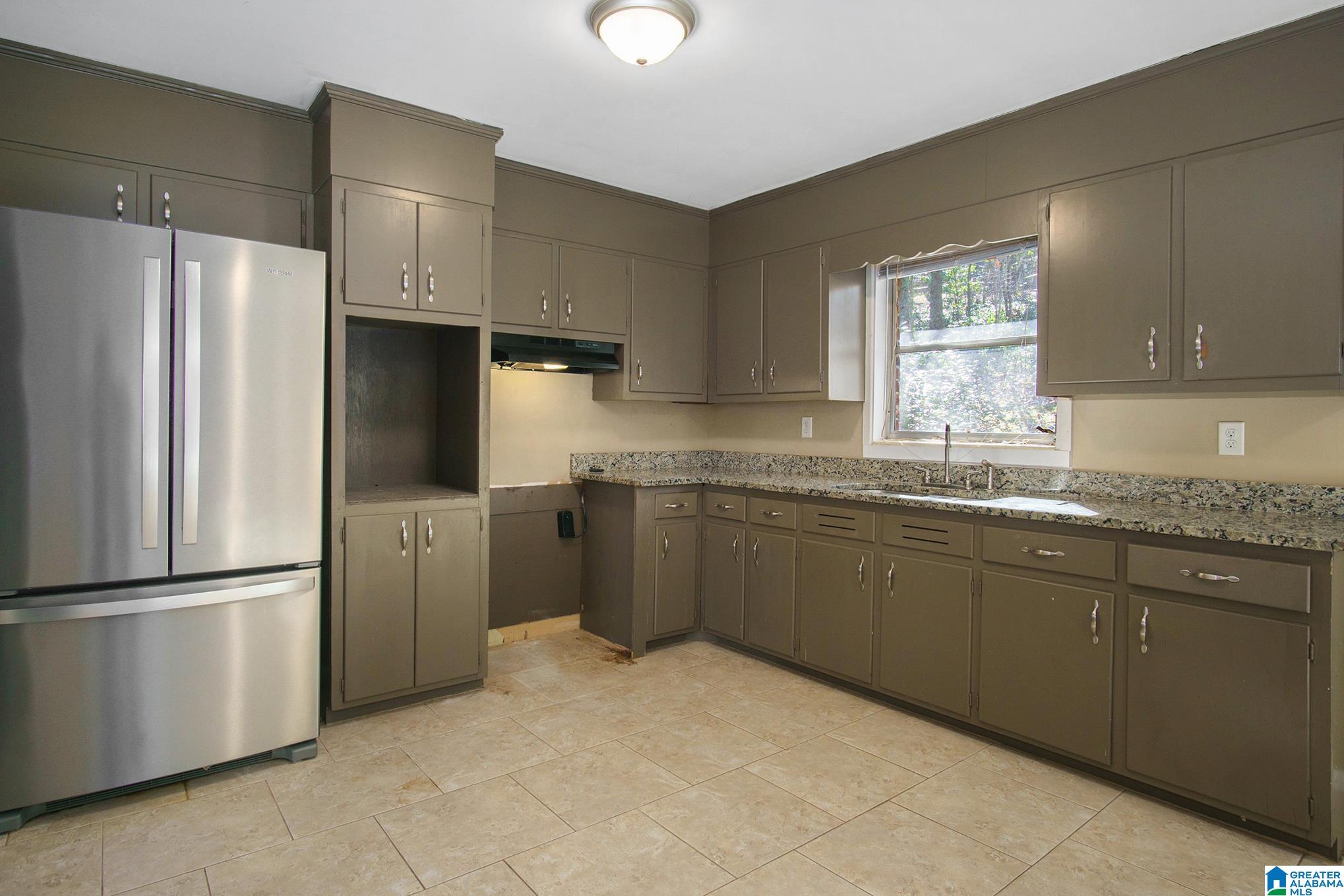 1009 Springview Street Birmingham, AL 35215 - Photo 8 of 25