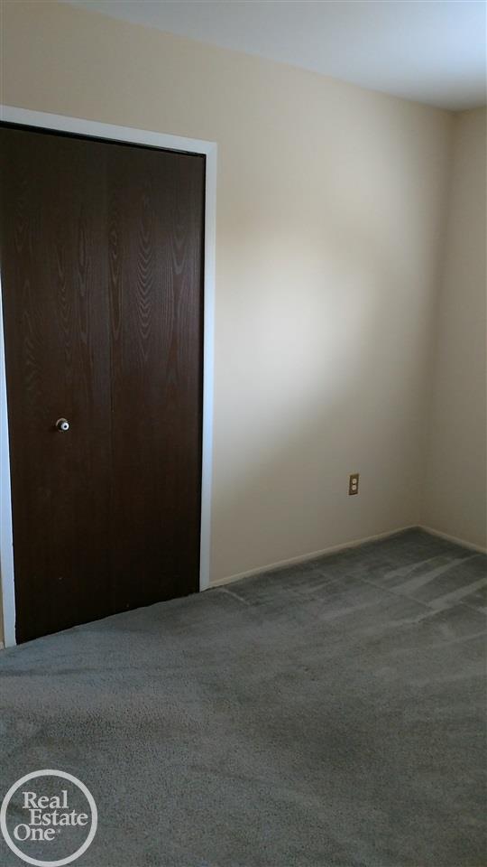 23022 Roxana Avenue Eastpointe, MI 48021 - Photo 11 of 30 31306970-10.JPG