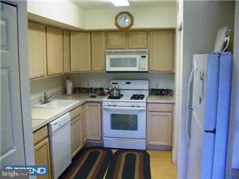 137 Brandon Road Norristown, PA 19403 - Photo 1 of 9 Kitchen