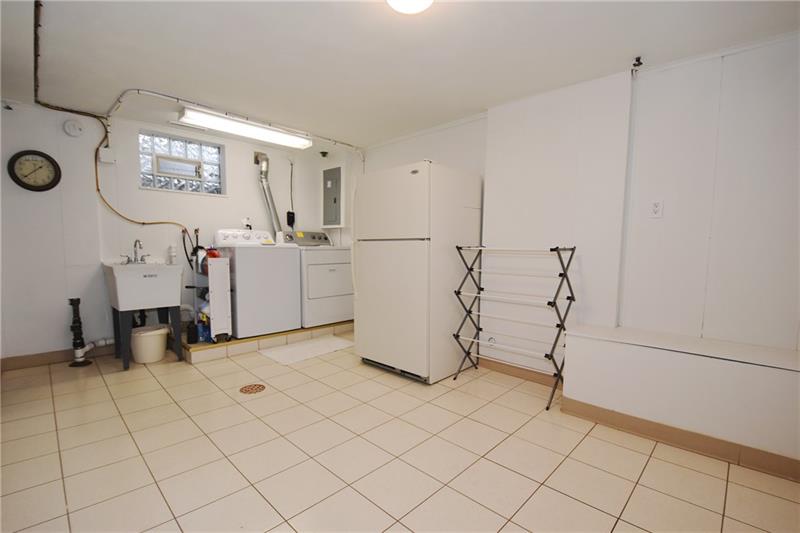210 Eton Road Pittsburgh, PA 15205 - Photo 24 of 33 Gallery Image 24