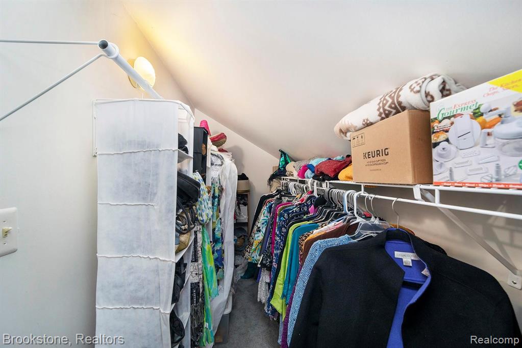2285 Rochelle Park Drive, Unit 122 Rochester Hills, MI 48309 - Photo 26 of 32