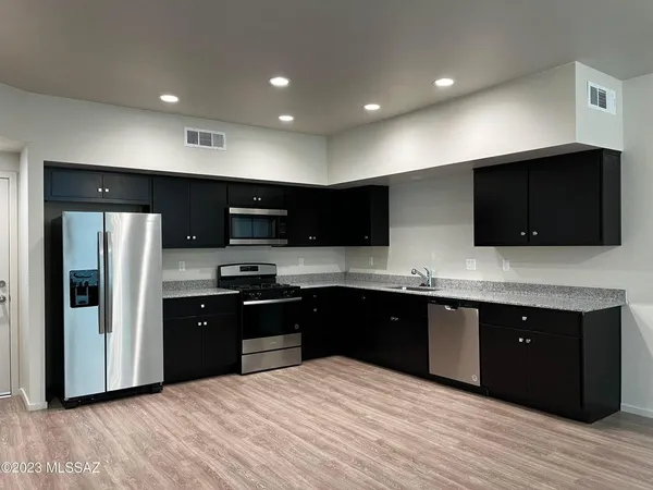 $1,950 | 1868 South Poetry Lane, Tucson, AZ 85711