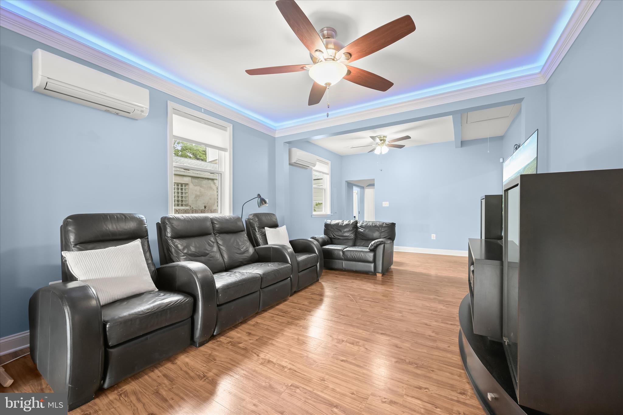 7720 West Shore Road Pasadena, MD 21122 - Photo 17 of 61 Family Room