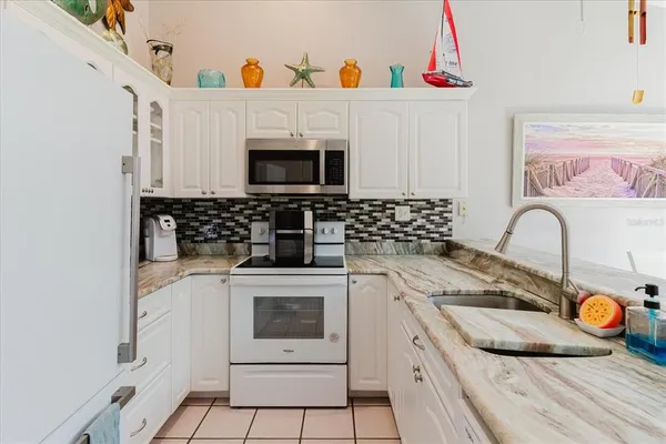 $225,000 | 6420 92nd Place North, Unit 1202, Pinellas Park, FL 33782