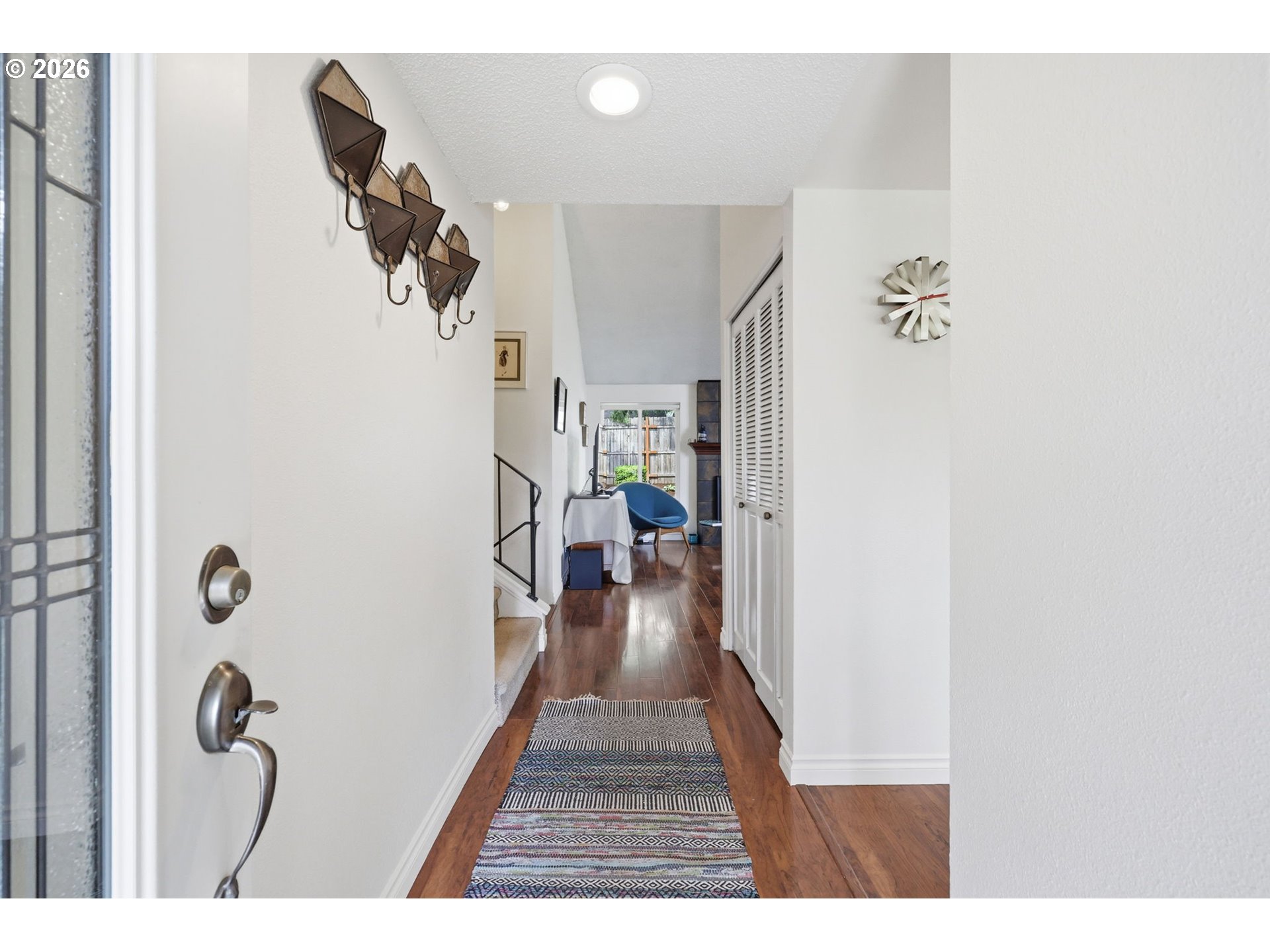 7295 Southwest Alpine Drive Beaverton, OR 97008 - Photo 5 of 48 Entrance/Foyer