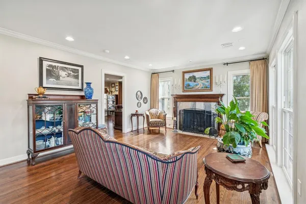 $1,995,000 | 8212 Midway Road, Dallas, TX 75209