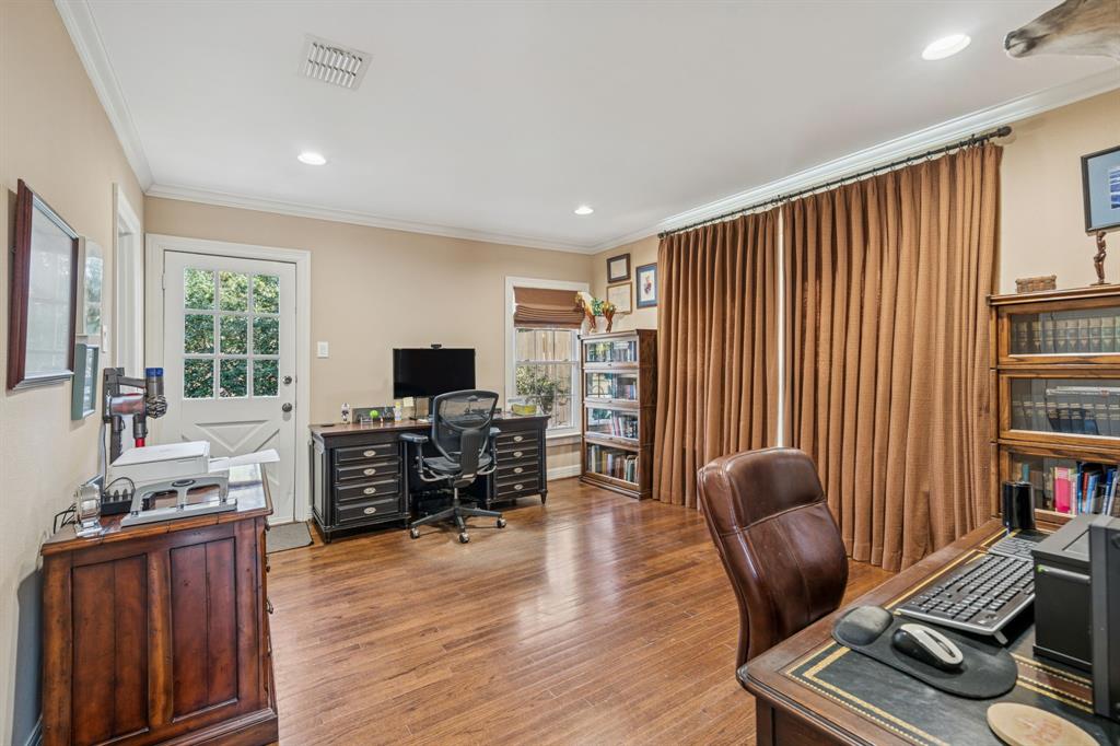 8212 Midway Road Dallas, TX 75209 - Photo 16 of 30