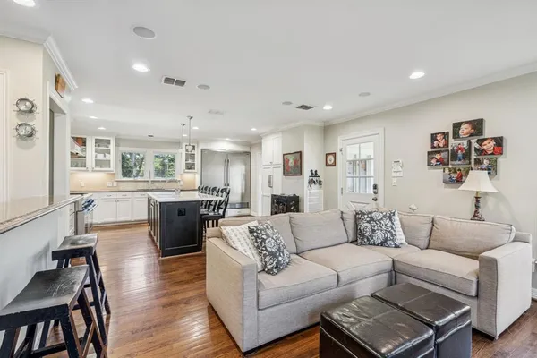 $1,995,000 | 8212 Midway Road, Dallas, TX 75209