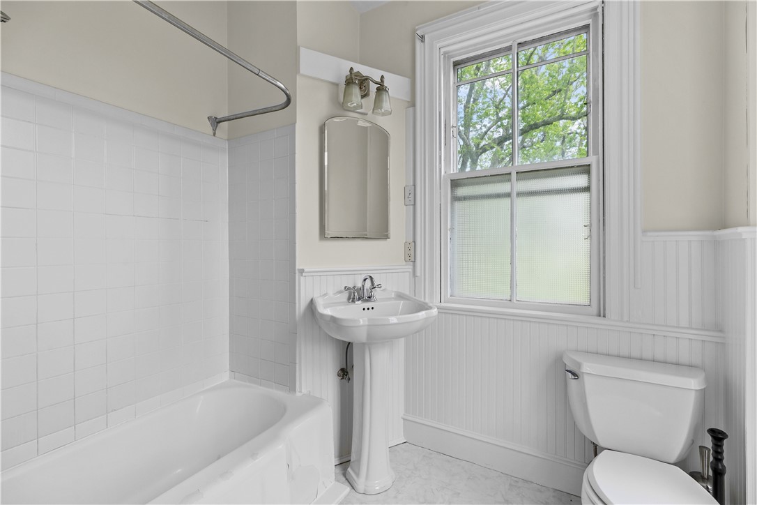 2951 East Main Road, Unit 1 Portsmouth, RI 02871 - Photo 20 of 28 Gallery Image 20