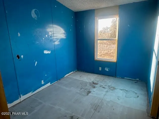 $75,000 | 25085 Hillcrest Drive, Seligman, AZ 86337