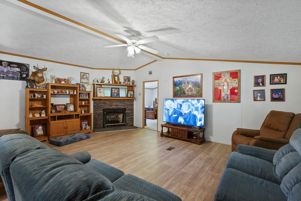 214 Hugh Allison Road Pikeville, TN 37367 - Photo 8 of 38 Gallery Image 8
