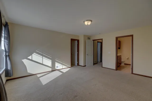 $300,000 | 3352 Hazel Trail, Unit E, Woodbury, MN 55129